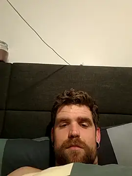 Snapshot of Bashard chatting on 03-20-26, 12:26 Bashard online show from 03-20-26, 12:26