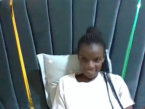 petitelavishey online show from 05-25-26, 07:31