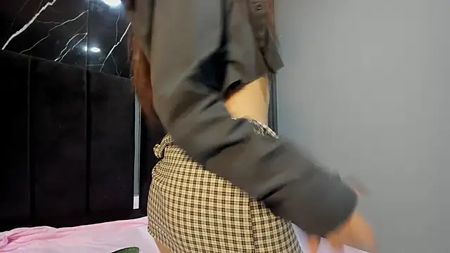 LunaSmithly online show from 02-12-26, 02:34