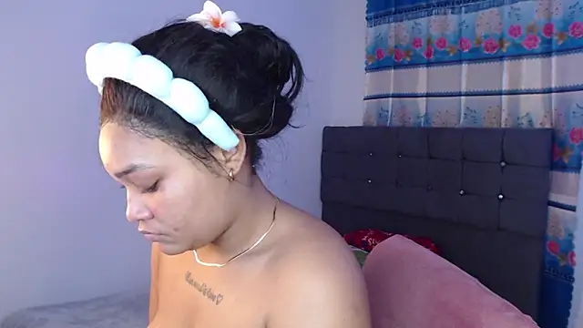 Snapshot of latin_riahnna_jp chatting on 06-16-26, 09:45 latin riahnna jp online show from 06-16-26, 09:45