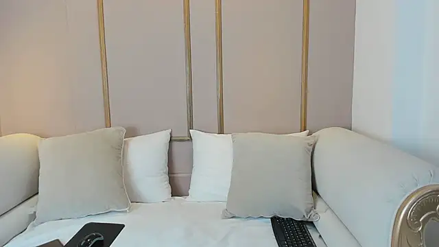 LisaLain online show from 02-28-26, 12:17