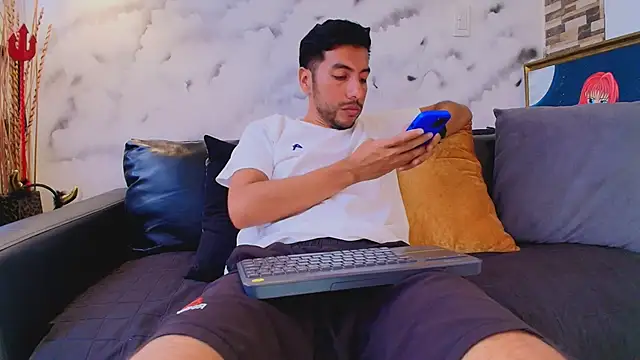 Max Hornye online show from 03-17-26, 06:44