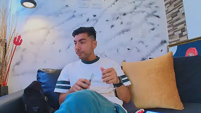 Max Hornye online show from 03-21-26, 06:44