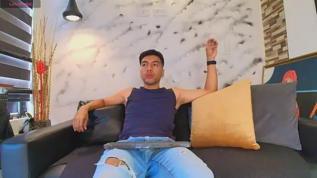 Max Hornye online show from 04-13-26, 07:19