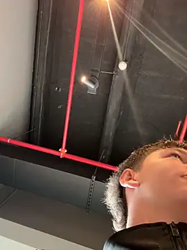 ARON LUXX online show from 04-15-26, 04:03