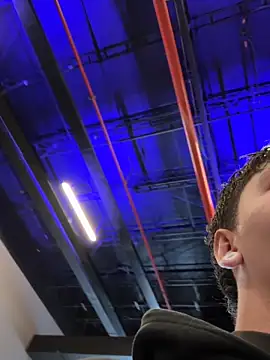 ARON LUXX online show from 04-17-26, 02:09