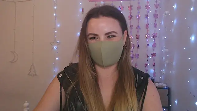 Snapshot of Avelina1 chatting on 03-27-26, 11:43 Avelina1 online show from 03-27-26, 11:43