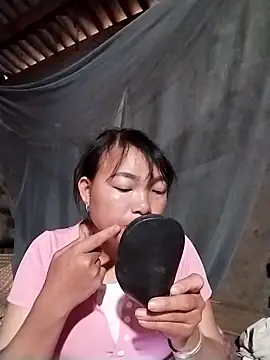 Snapshot of vivi1889 chatting on 04-02-26, 05:27 vivi1889 online show from 04-02-26, 05:27