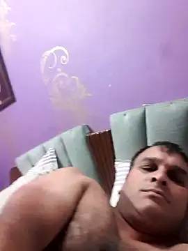 Snapshot of indiandesivillegeboy chatting on 05-31-26, 04:25 indiandesivillegeboy online show from 05-31-26, 04:25