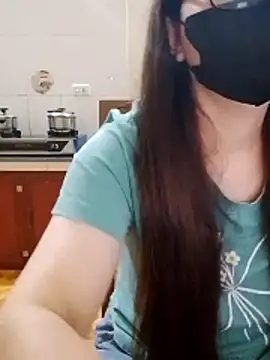 LiilyZi online show from 04-21-26, 07:28