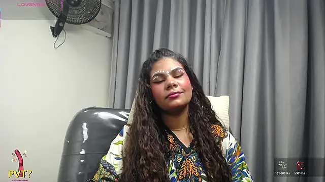 yaazhinii online show from 03-20-26, 12:10