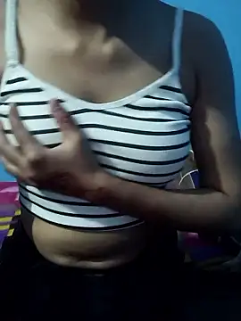 Snapshot of Sexy-Raziya69 chatting on 02-15-26, 01:41 Sexy-Raziya69 online show from 02-15-26, 01:41