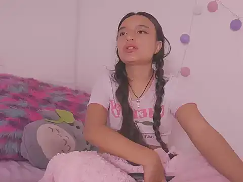  emily jonexs online show from 07-18-26, 12:20