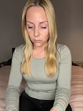 emily-becker22 online show from 04-21-26, 03:07