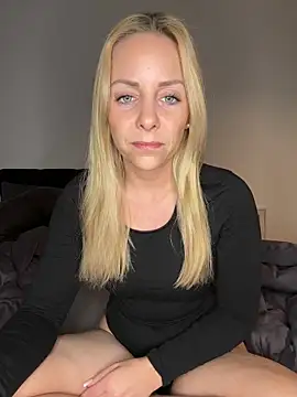 Snapshot of emily-becker22 chatting on 04-24-26, 06:10 emily-becker22 online show from 04-24-26, 06:10