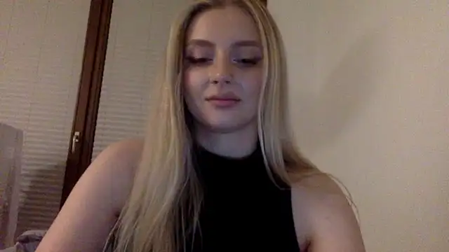 Snapshot of MayaWetDream chatting on 04-30-26, 09:30 MayaWetDream online show from 04-30-26, 09:30