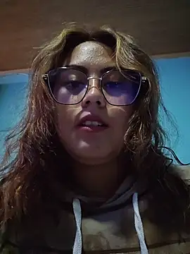 Snapshot of Mari-98 chatting on 04-24-26, 07:05 Mari-98 online show from 04-24-26, 07:05