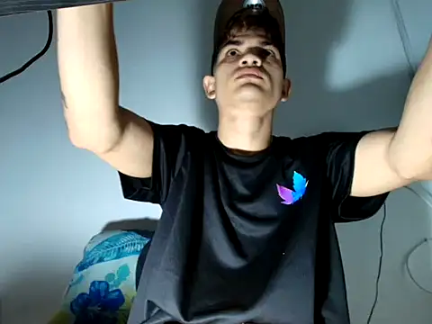 Jesshot bigcock20cm online show from 03-19-26, 09:35