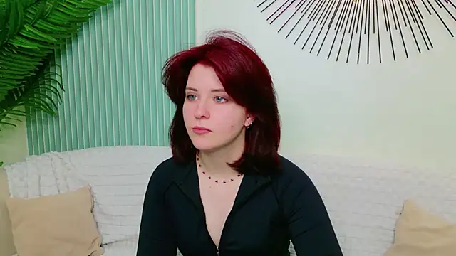 Snapshot of Milana_Bold chatting on 06-26-26, 08:35 Milana Bold online show from 06-26-26, 08:35