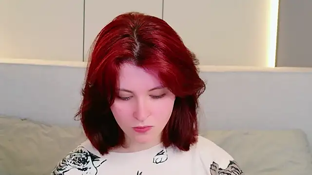 Snapshot of Milana_Bold chatting on 07-17-26, 08:35 Milana Bold online show from 07-17-26, 08:35
