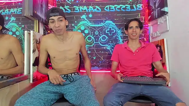 Snapshot of Wonka_1 chatting on 03-28-26, 08:19 Wonka 1 online show from 03-28-26, 08:19