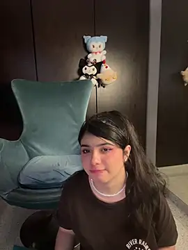 EmilyAndAndrew online show from 04-10-26, 04:28