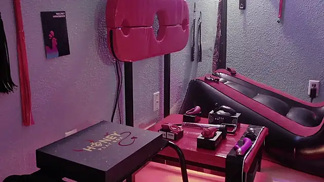 bellaskeykeeper online show from 02-22-26, 08:24