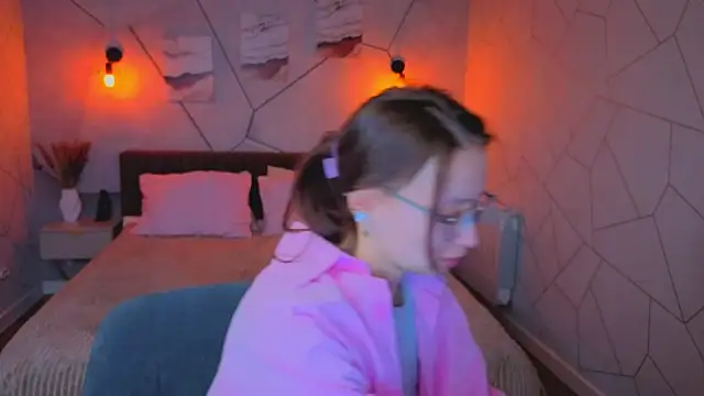  Kiki angel  online show from 04-05-26, 01:14