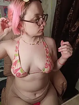 PinkyDavi online show from 04-12-26, 05:40