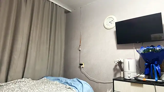 MilaSliger online show from 02-27-26, 05:35