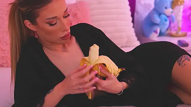 EllinaNuria online show from 03-27-26, 05:46