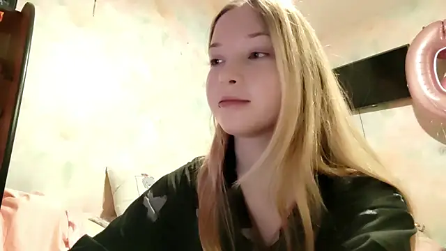 TiaBIanks online show from 03-05-26, 06:09