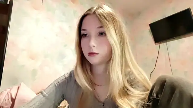 TiaBIanks online show from 04-10-26, 11:37