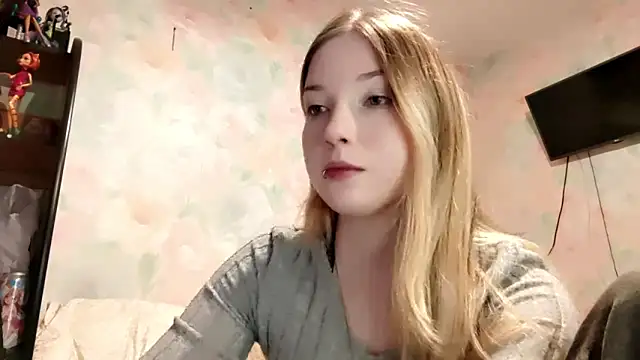 TiaBIanks online show from 04-15-26, 10:44