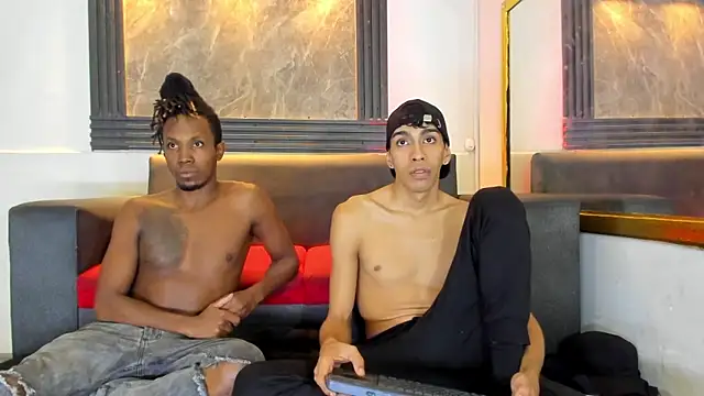 Jeanpieroo26 online show from 04-12-26, 07:52