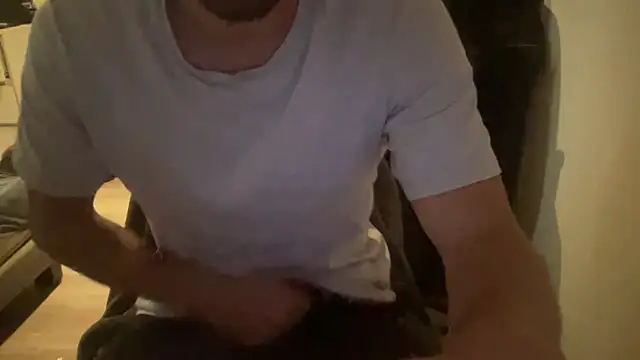 Snapshot of raoulbtnbois chatting on 05-23-26, 05:50 raoulbtnbois online show from 05-23-26, 05:50
