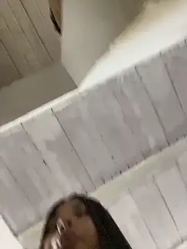 Snapshot of Romie_rous chatting on 02-06-26, 03:04 Romie rous online show from 02-06-26, 03:04