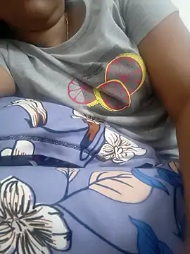 Snapshot of Fantasy_Queen94 chatting on 02-09-26, 04:44 Fantasy Queen94 online show from 02-09-26, 04:44