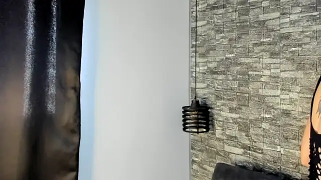 ASHLEY COLLINS1 online show from 04-21-26, 01:17