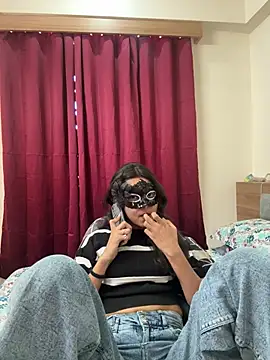 raavigirl online show from 04-18-26, 10:19