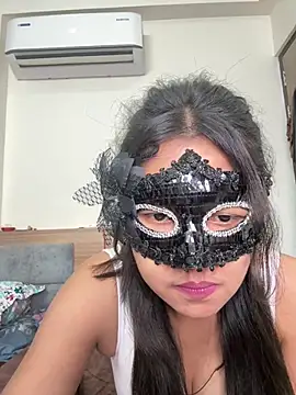 Snapshot of raavigirl chatting on 04-23-26, 03:03 raavigirl online show from 04-23-26, 03:03