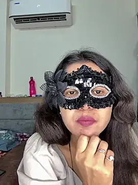Snapshot of raavigirl chatting on 04-25-26, 03:31 raavigirl online show from 04-25-26, 03:31