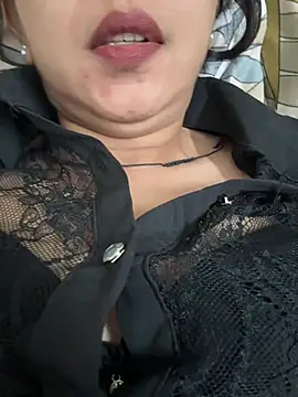 raavigirl online show from 07-04-26, 06:36