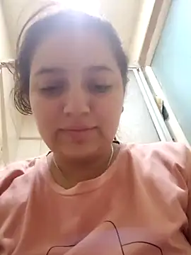 MajoArias online show from 03-15-26, 05:52