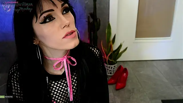 TigerBlazeFoxyMonkey online show from 05-01-26, 01:48