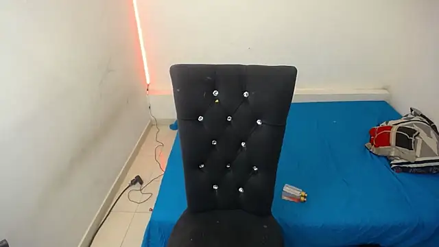 Naomy Reiden online show from 02-12-26, 06:25