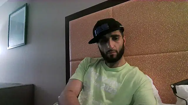 Snapshot of bigOH810 chatting on 03-06-26, 08:33 bigOH810 online show from 03-06-26, 08:33