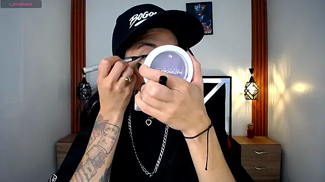 FRANCESCA LOVE  online show from 03-23-26, 08:35