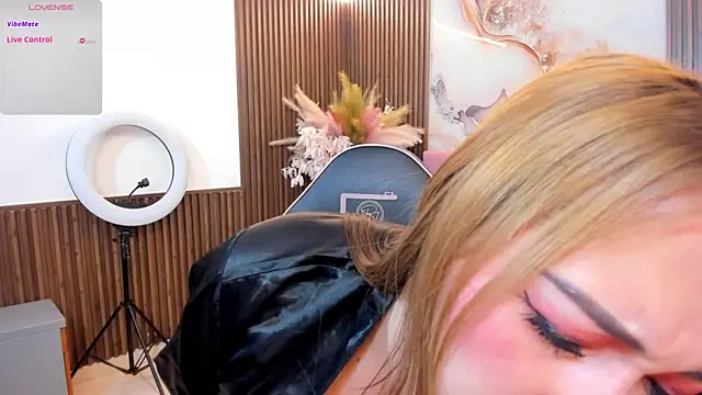 LUNAKITTY TAY online show from 07-08-26, 11:37