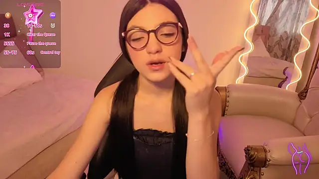 MAHYRA TAY online show from 02-12-26, 08:04